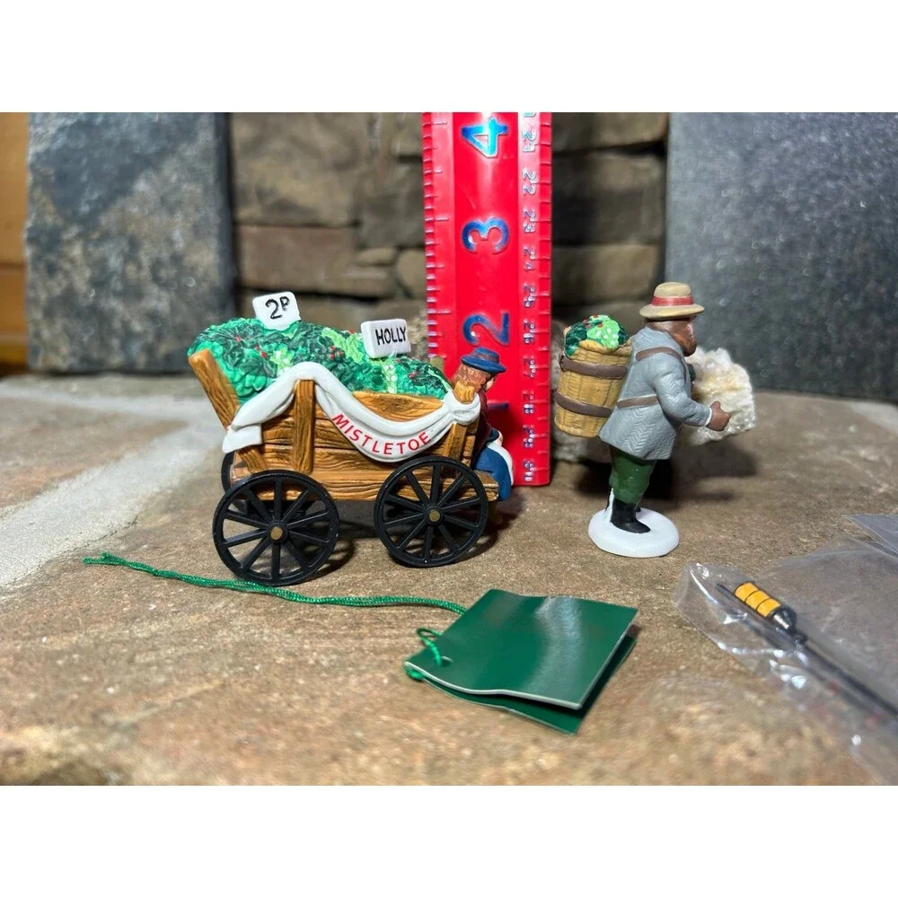 Dept 56 Chelsea Market Mistletoe Monger & Cart 5826-2 w/box